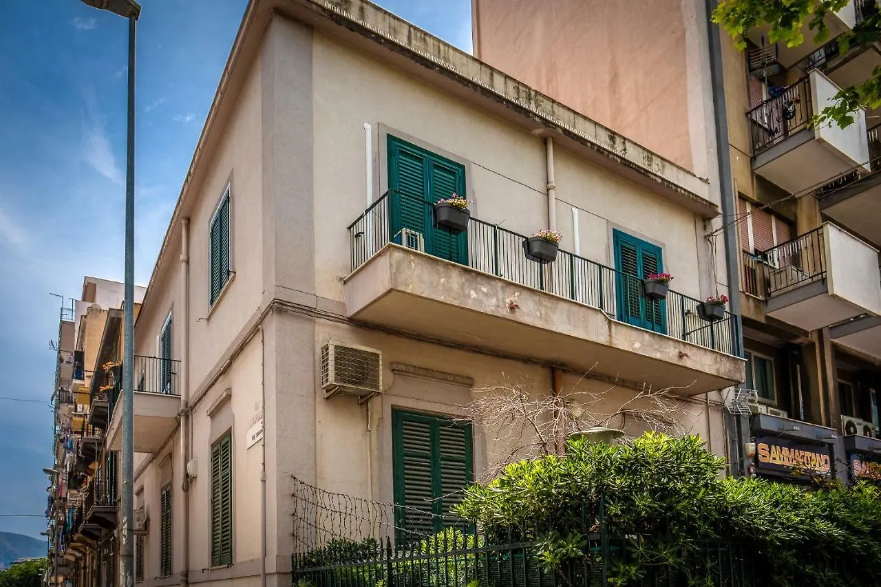Casa Vacanze Zafira Palermo Holiday home